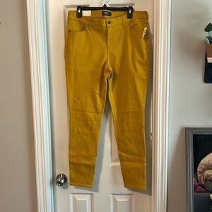 NWT Old Navy Beautiful Gold or Mustard Jeans Women Size 14